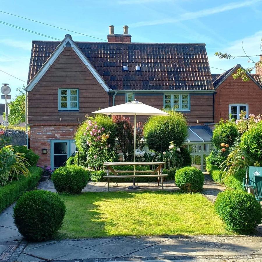 Parsnips House Bnb Гластонбери Экстерьер фото